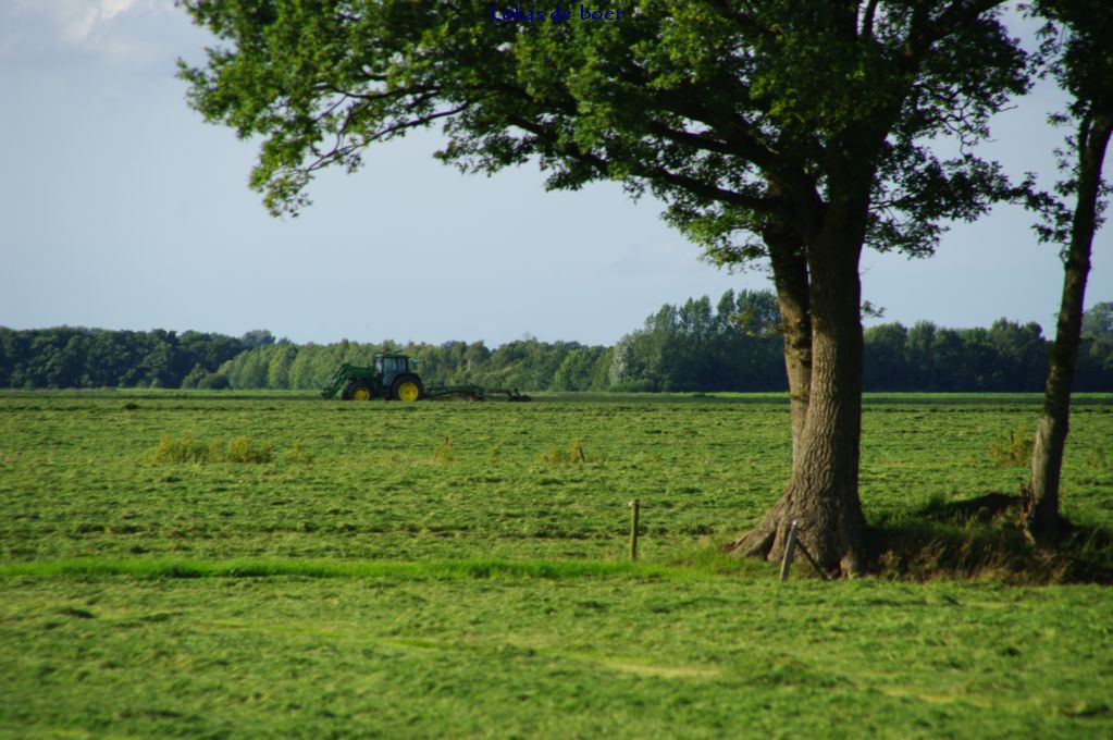 tour (20).jpg - Actief bezig met grasmaaien